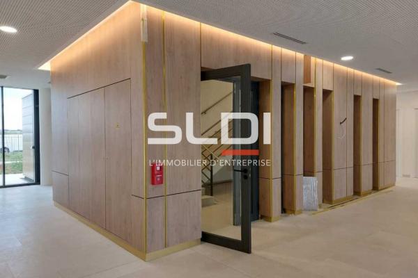 Bureaux A LOUER - GENAS - 266 m²