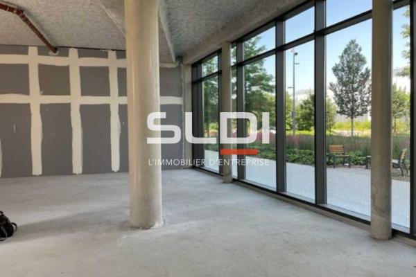 Commerces A LOUER - VENISSIEUX - 169 m²