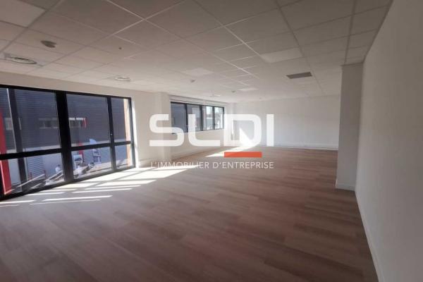 Locaux d'activités A LOUER - SAINT QUENTIN FALLAVIER - 142 m²