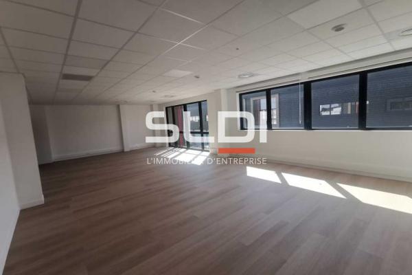 Locaux d'activités A LOUER - SAINT QUENTIN FALLAVIER - 142 m²