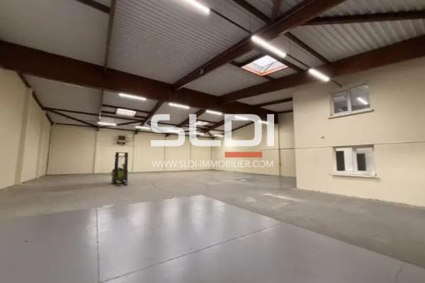 Locaux d'activités A LOUER - DECINES CHARPIEU - 1 123 m²