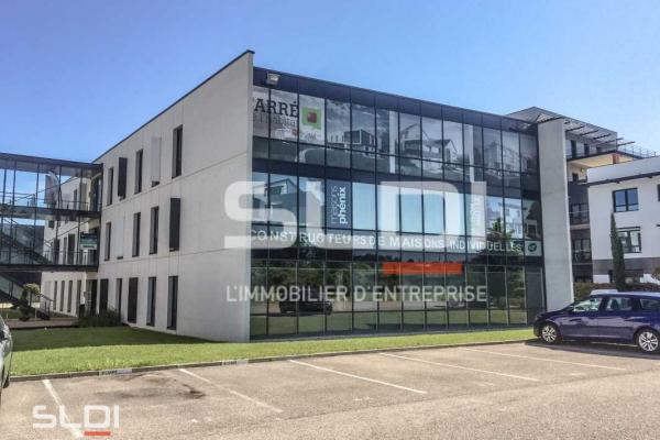 Bureaux A LOUER - SAINT PRIEST - 1 913 m²