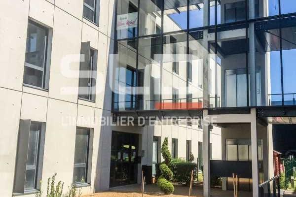 Bureaux A LOUER - SAINT PRIEST - 1 913 m²