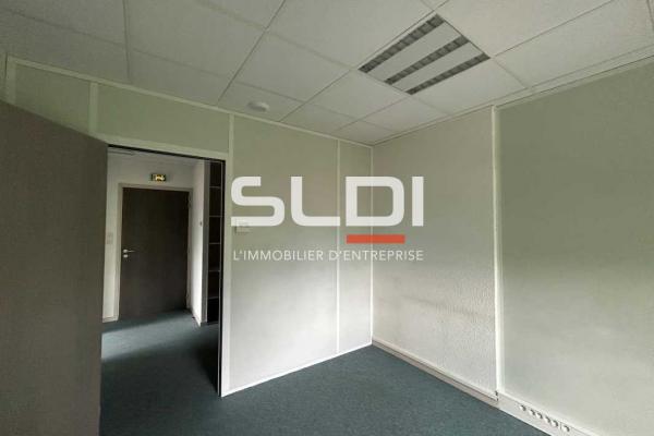 Bureaux A LOUER - CHARBONNIERES LES BAINS - 190 m²