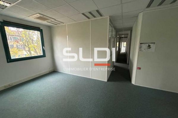 Bureaux A LOUER - CHARBONNIERES LES BAINS - 190 m²