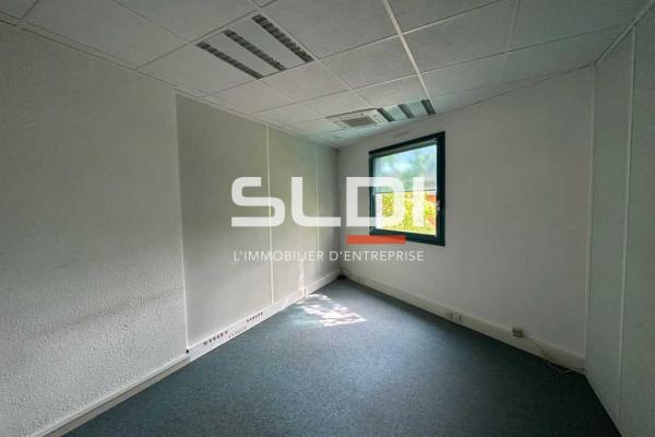 Bureaux A LOUER - CHARBONNIERES LES BAINS - 190 m²