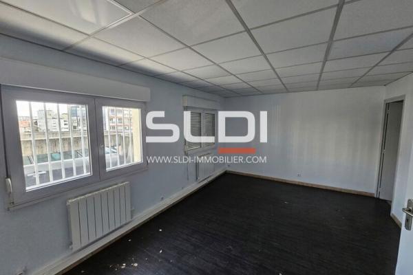 Locaux d'activités A LOUER - GENAS - 230 m²