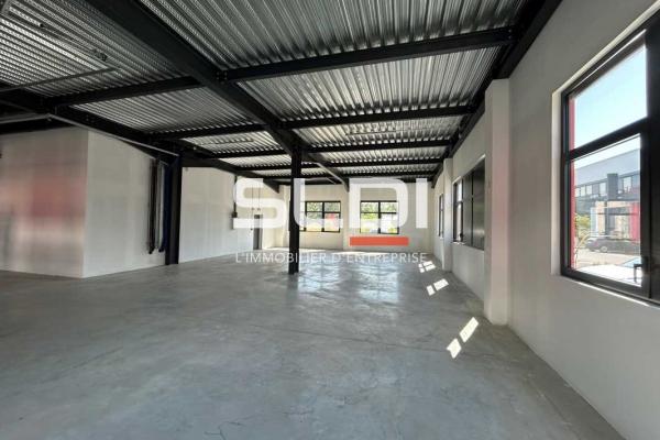 Locaux d'activités A LOUER - DARDILLY - 686 m²