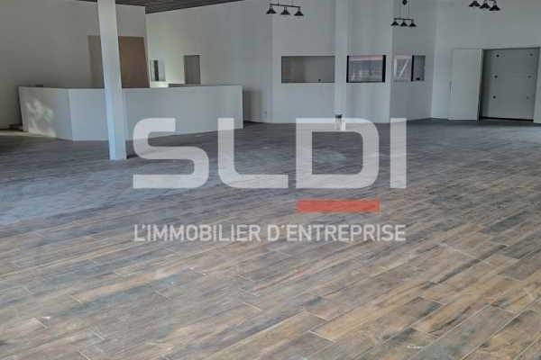 Locaux d'activités A LOUER - DARDILLY - 686 m²