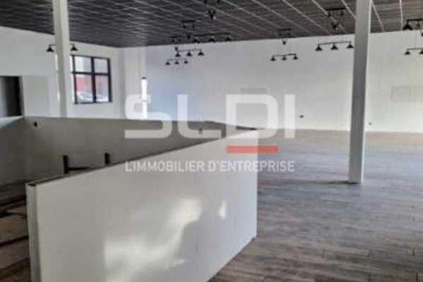 Locaux d'activités A LOUER - DARDILLY - 686 m²