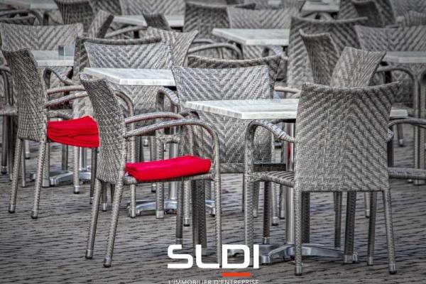 Commerces CESSION DE FONDS - ALES - 130 m²