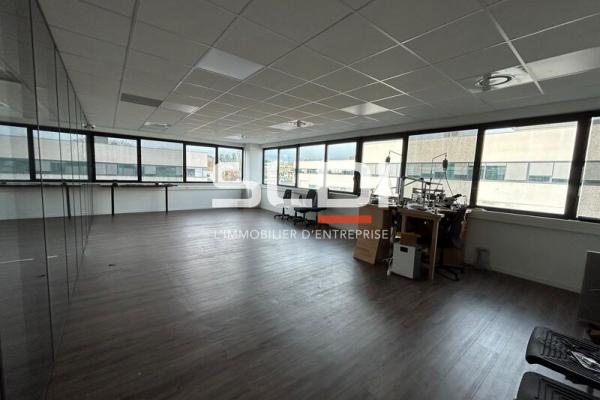 Bureaux A LOUER - CHAMPAGNE AU MONT D'OR - 821 m²