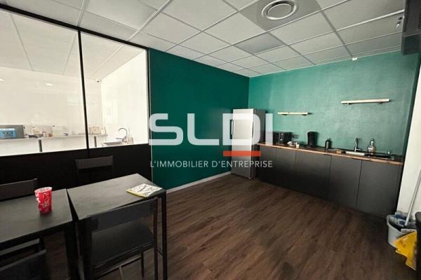 Bureaux A LOUER - CHAMPAGNE AU MONT D'OR - 1 069 m²
