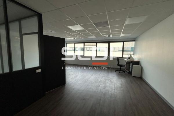 Bureaux A LOUER - CHAMPAGNE AU MONT D'OR - 1 069 m²