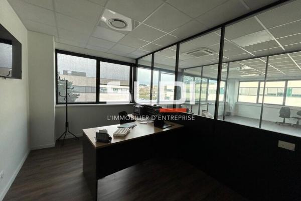 Bureaux A LOUER - CHAMPAGNE AU MONT D'OR - 1 069 m²