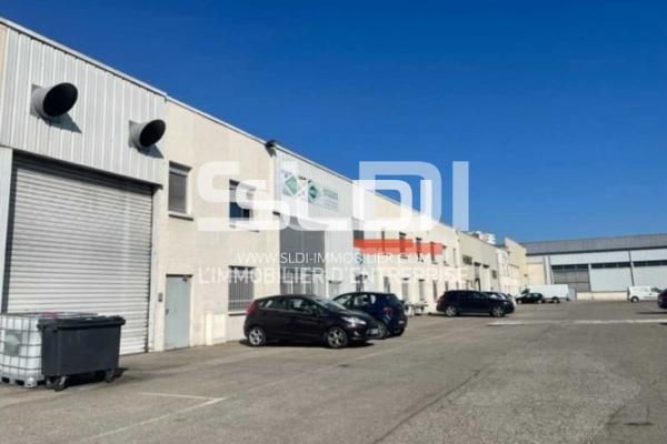 Locaux d'activités A LOUER - VILLEURBANNE - 252 m²