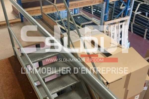 Locaux d'activités A LOUER - VILLEURBANNE - 252 m²