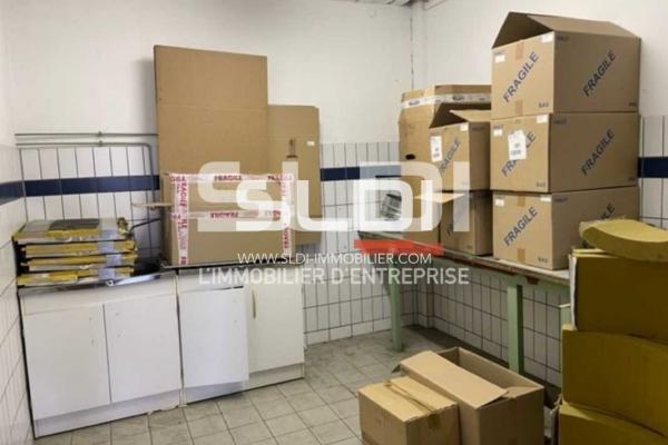 Locaux d'activités A LOUER - VILLEURBANNE - 252 m²