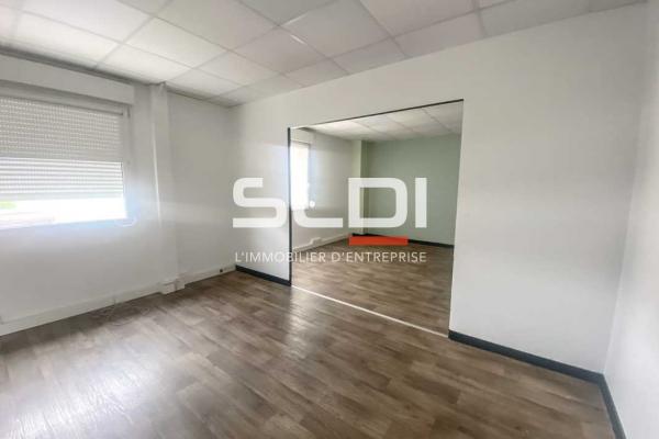 Locaux d'activités A LOUER - VILLEURBANNE - 994 m²