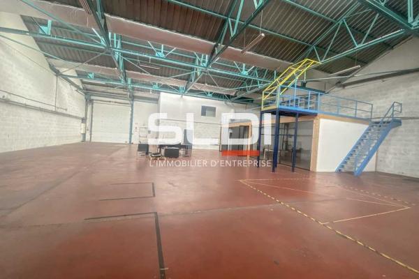 Locaux d'activités A LOUER - VILLEURBANNE - 994 m²