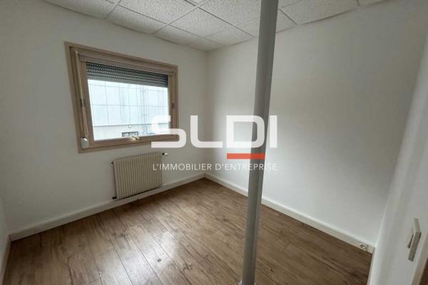 Bureaux A LOUER - CHARBONNIERES LES BAINS - 154 m²