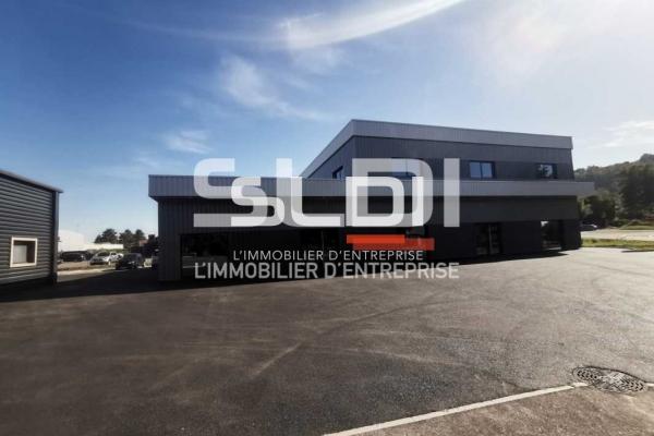 Commerces A LOUER - BOURGOIN JALLIEU - 594 m²