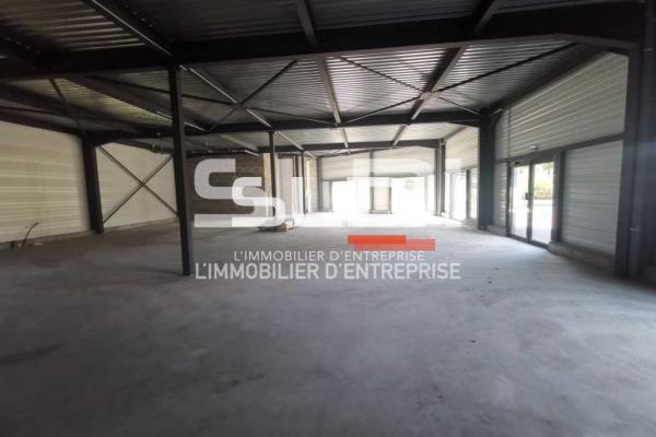 Commerces A LOUER - BOURGOIN JALLIEU - 594 m²