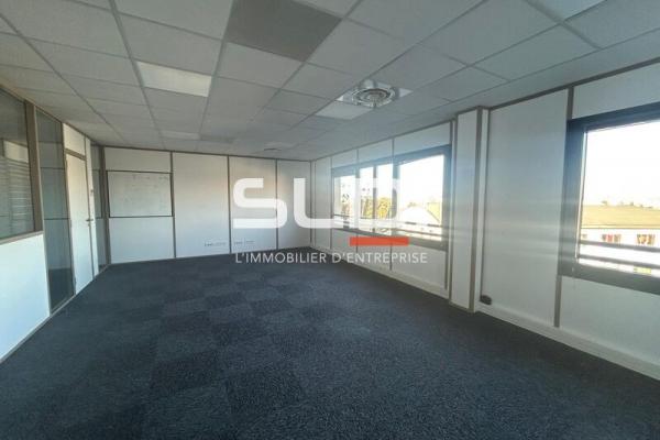 Bureaux A LOUER - LIMAS - 367 m²