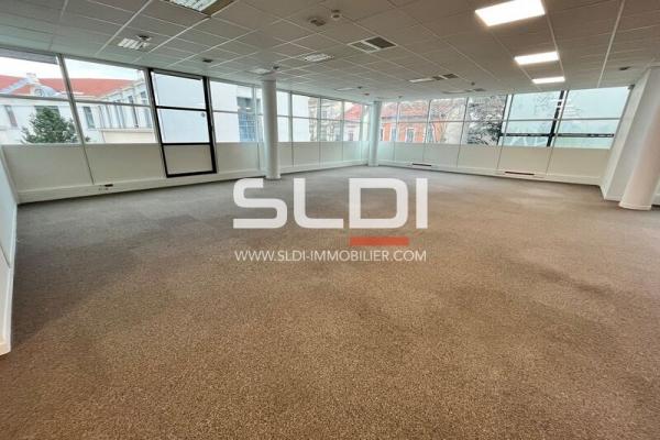 Bureaux A LOUER - LYON - 2 350 m²
