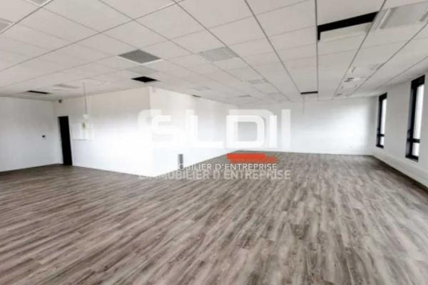 Bureaux A VENDRE OU A LOUER - VAULX MILIEU - 168 m²