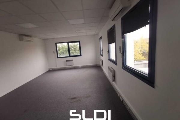 Bureaux A LOUER - SAINT QUENTIN FALLAVIER - 151 m²