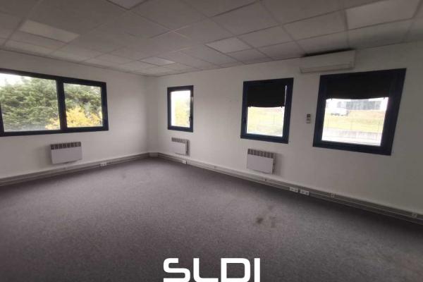 Bureaux A LOUER - SAINT QUENTIN FALLAVIER - 151 m²