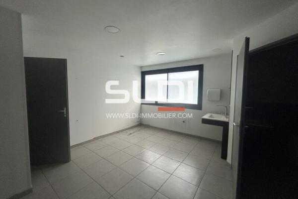 Locaux d'activités A LOUER - GENAY - 331 m²