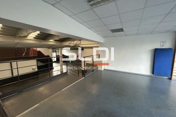 Locaux d'activités A LOUER - GENAY - 331 m²