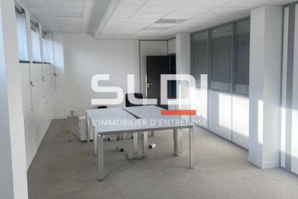 Bureaux A LOUER - VILLEURBANNE - 855 m²
