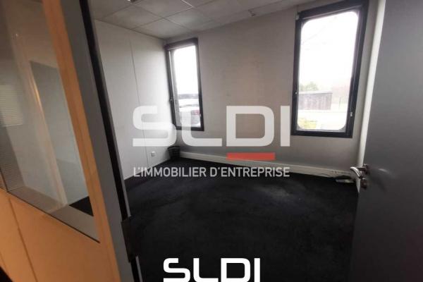 Bureaux A LOUER - VAULX MILIEU - 242 m²