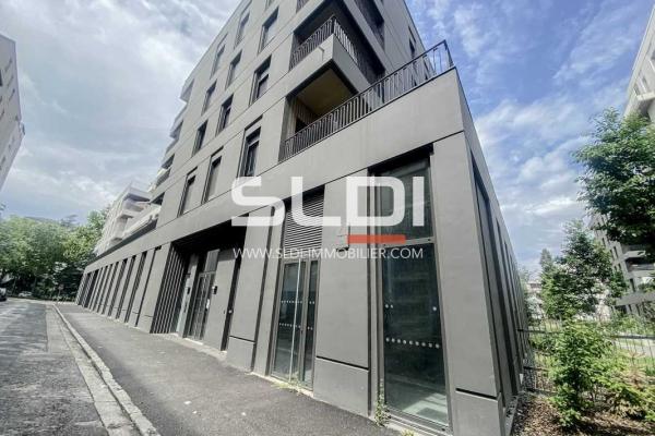 Commerces A LOUER - VILLEURBANNE - 399 m²