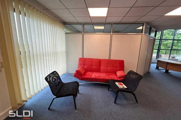 Bureaux A LOUER - LIMAS - 228 m²