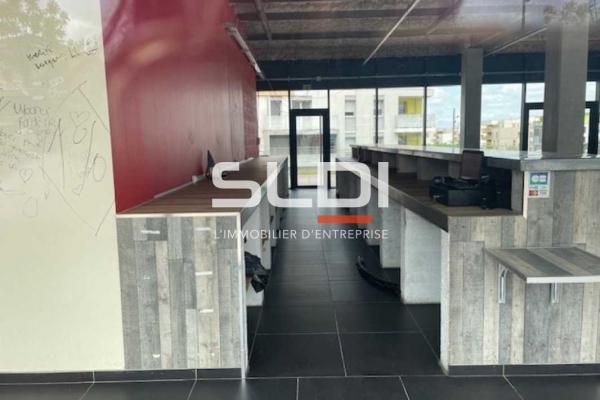 Commerces A VENDRE - SATHONAY CAMP - 296 m²