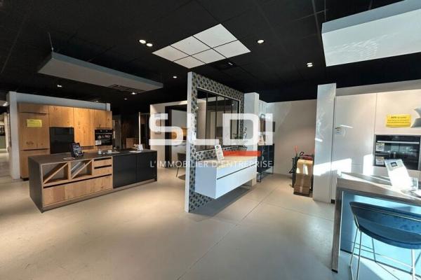 Commerces A LOUER - ANSE - 381 m²