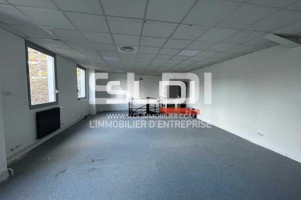 Locaux d'activités A LOUER - DARDILLY - 886 m²