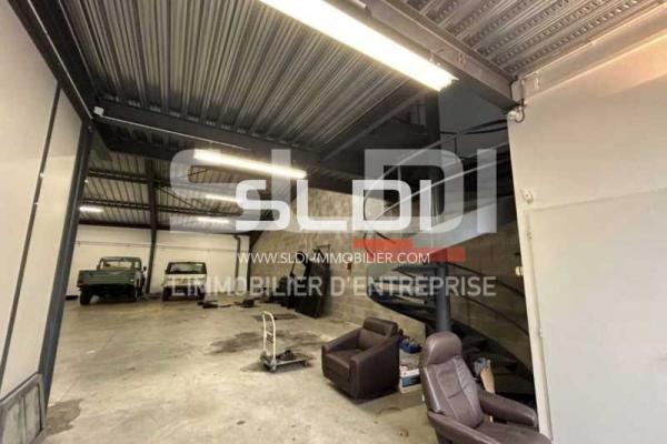 Locaux d'activités A LOUER - DARDILLY - 886 m²