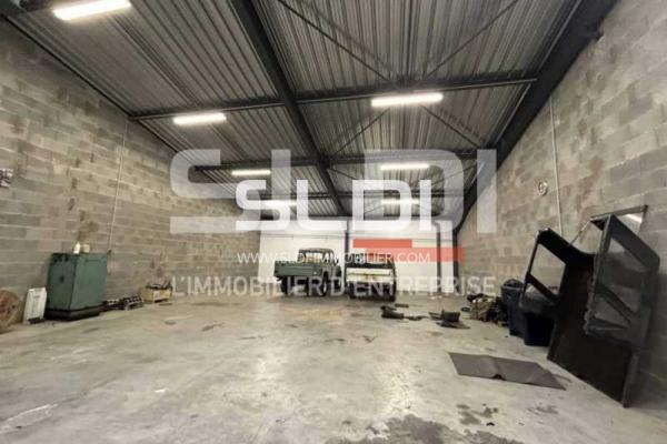 Locaux d'activités A LOUER - DARDILLY - 886 m²