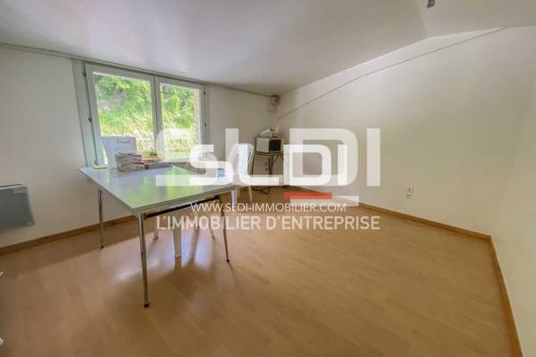 Locaux d'activités A VENDRE OU A LOUER - MARCILLY D'AZERGUES - 470 m²