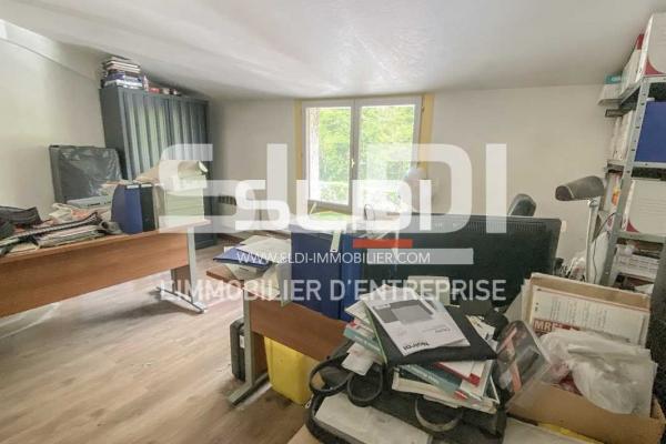 Locaux d'activités A VENDRE OU A LOUER - MARCILLY D'AZERGUES - 470 m²