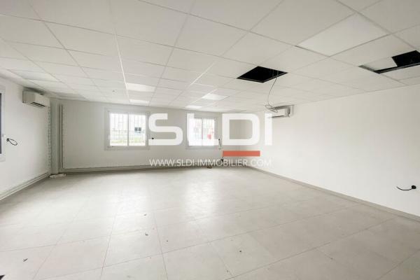Locaux d'activités A LOUER - CHASSIEU - 2 024 m²