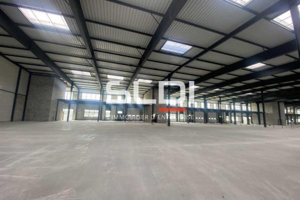 Locaux d'activités A LOUER - SAINT PRIEST - 1 198 m²