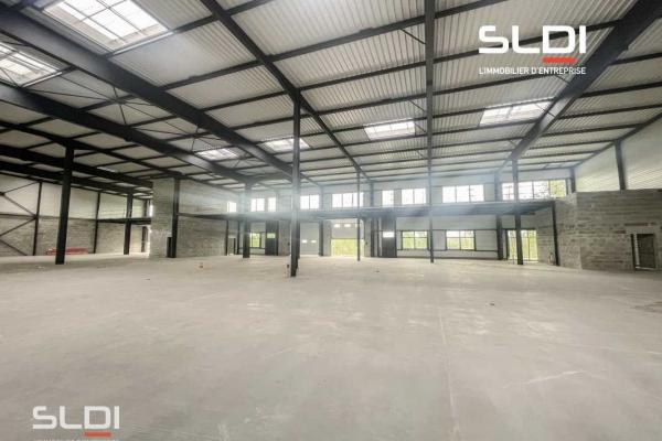 Locaux d'activités A LOUER - SAINT PRIEST - 1 198 m²