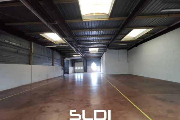 Locaux d'activités A LOUER - BOURGOIN JALLIEU - 400 m²