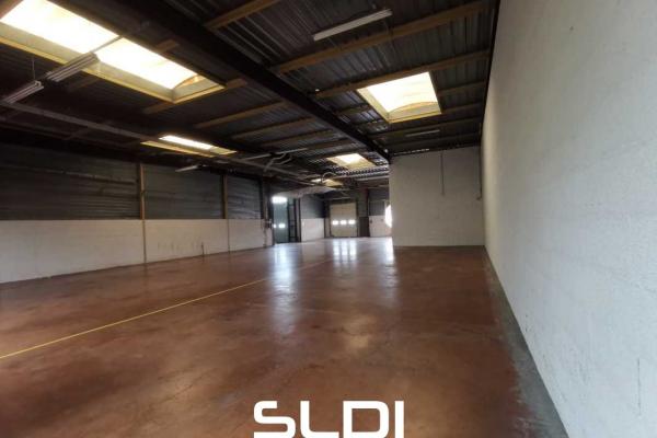 Locaux d'activités A LOUER - BOURGOIN JALLIEU - 400 m²